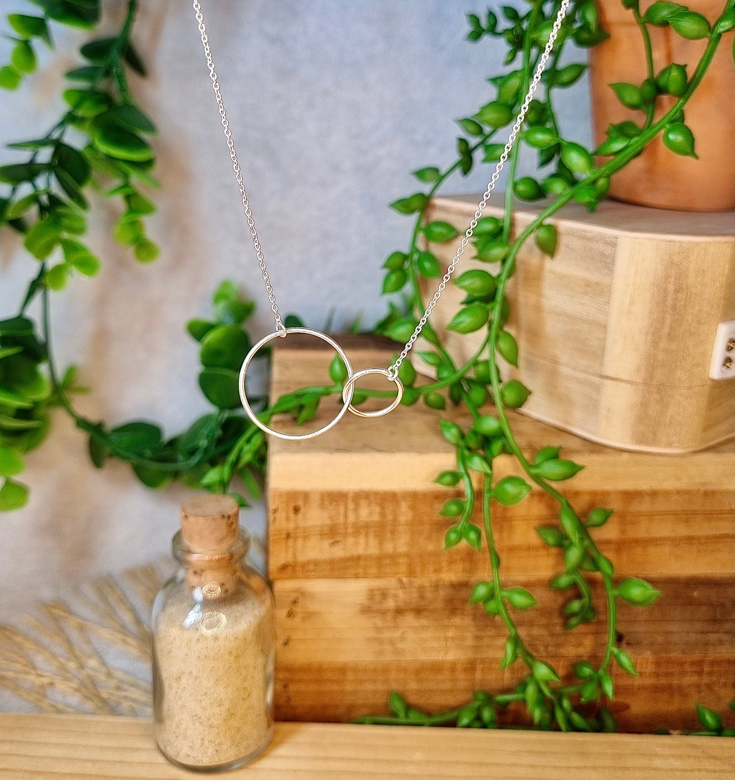 Collier anneaux entrelacés