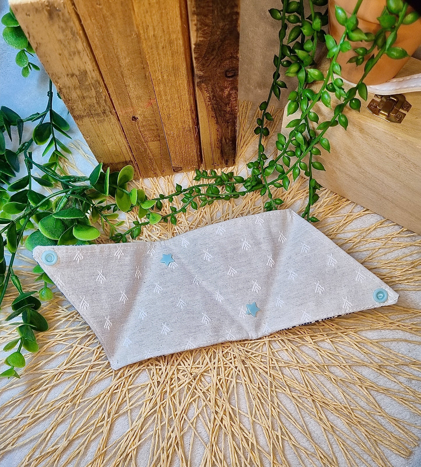 Porte Monnaie triangle plume de paon bleue et jaune