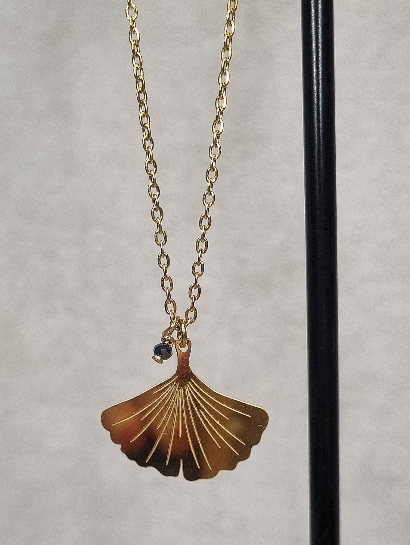 Collier Gingko et perle en verre